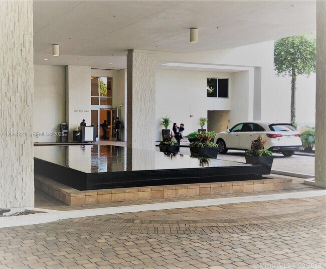 Building Photo - 1050 Brickell Ave
