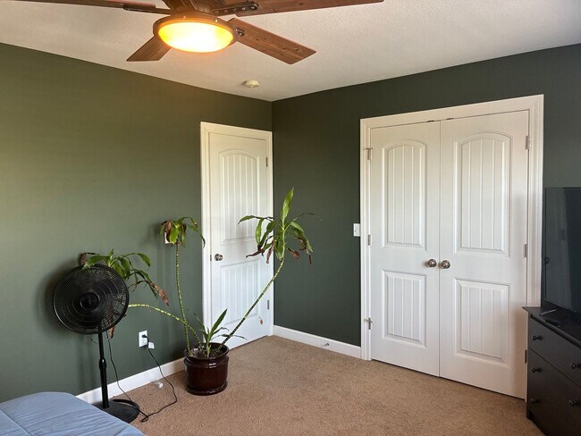 Building Photo - 4207 Gladden Ln
