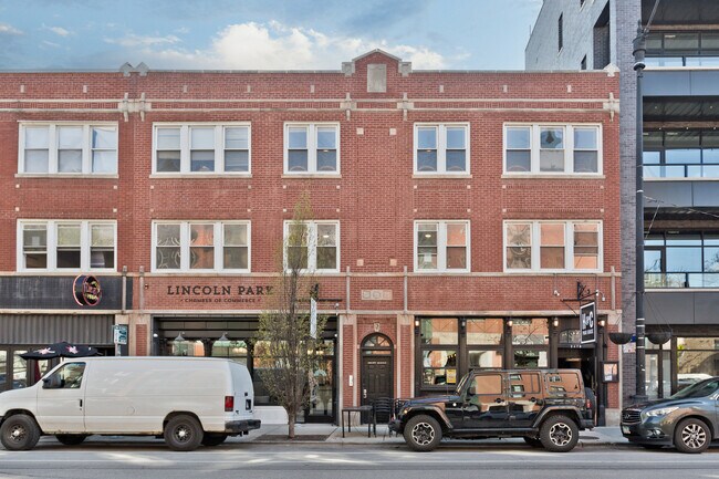 Primary Photo - 2468 N Lincoln Ave