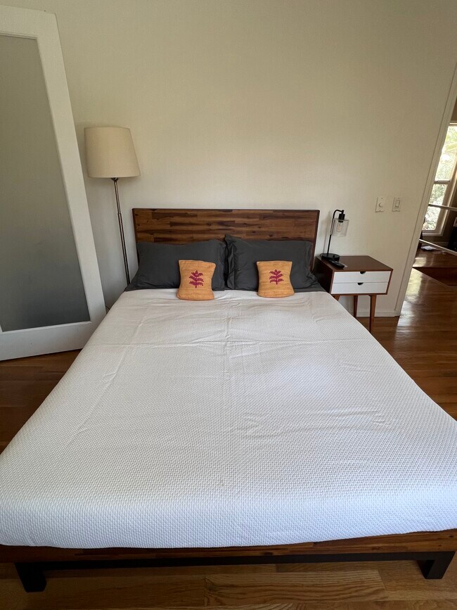Queen Bedroom - 8101 Gould Ave