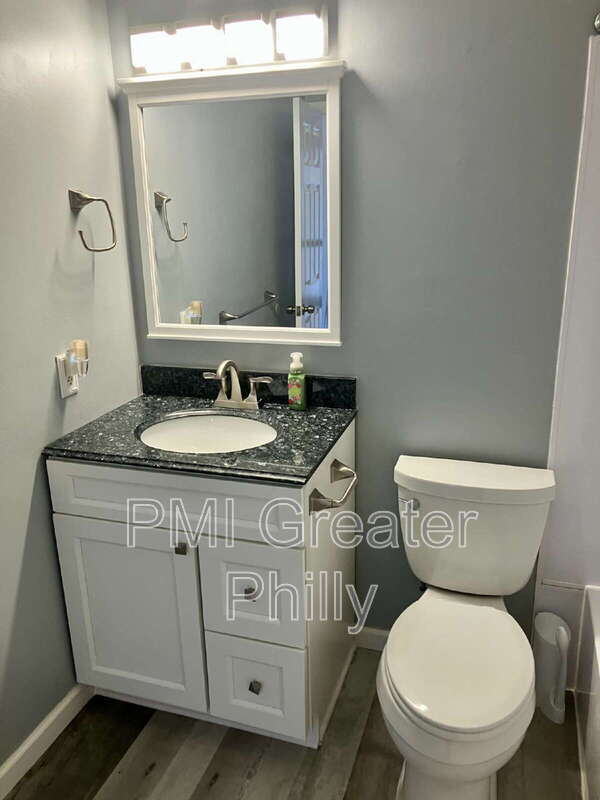 Building Photo - 2466 Brandon Ct