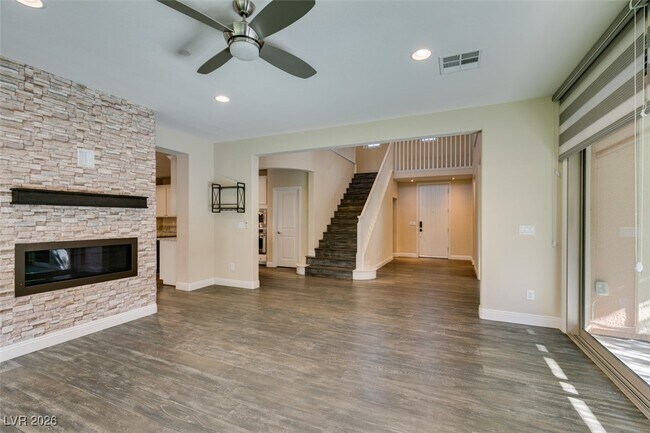 Building Photo - 2497 Birch Hollow St