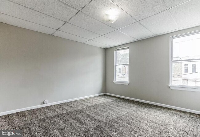 Building Photo - 237 3rd St