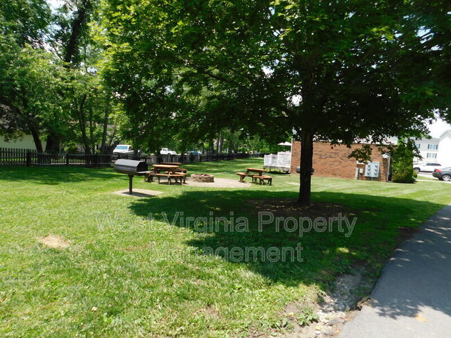 Building Photo - 127 Cardinal Wy