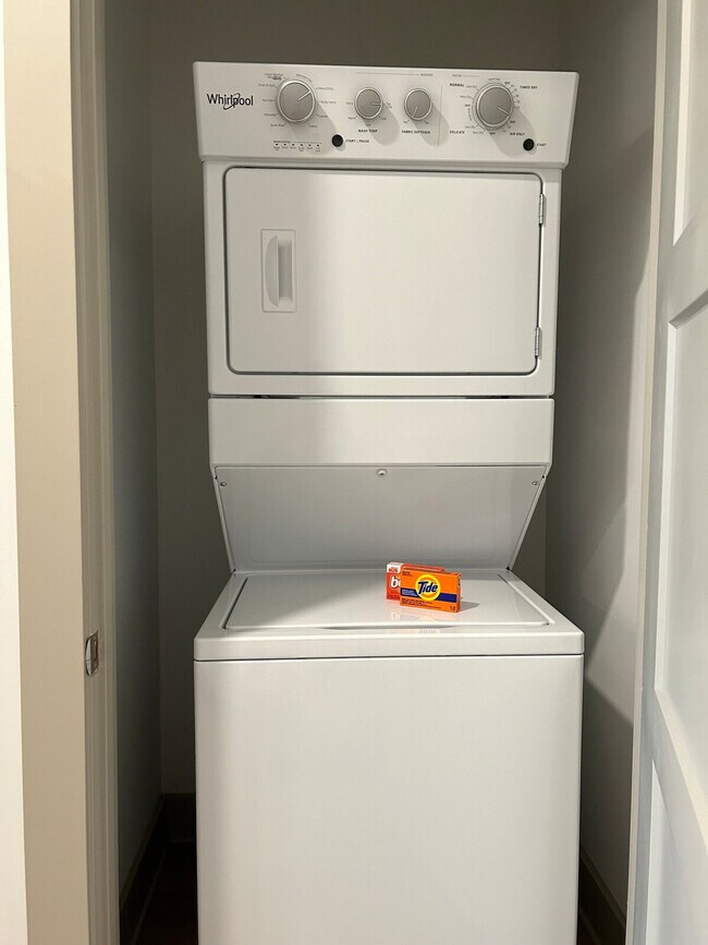 Building Photo - 13222 Ballantyne Corporate Pl