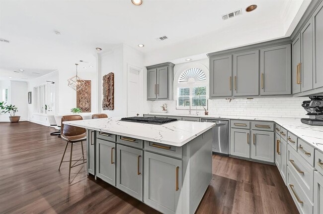 Building Photo - 1 Magnolia Bend Dr