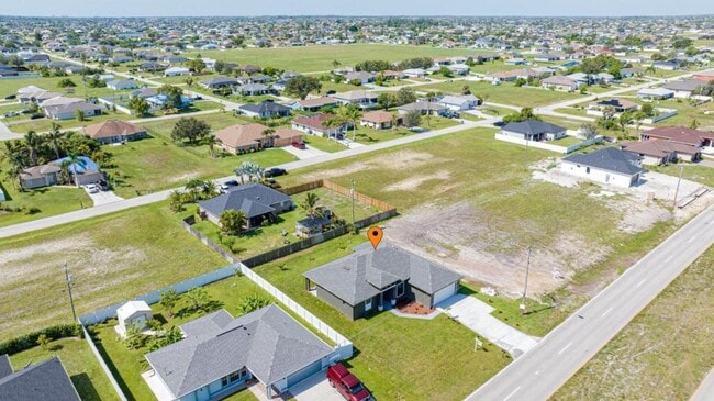 Building Photo - 422 Kismet Pkwy E