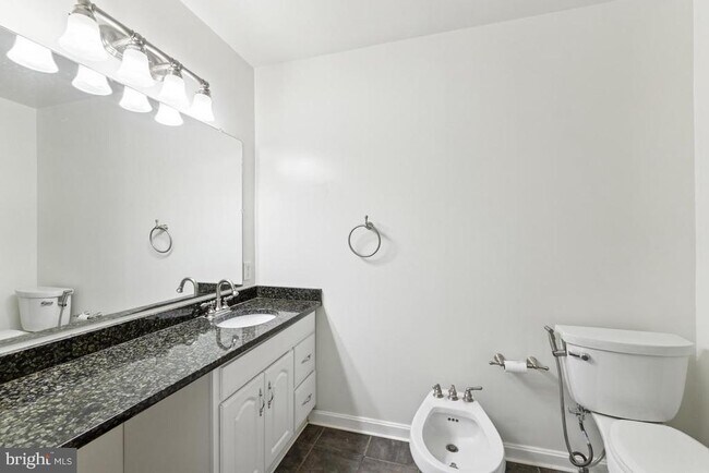 Building Photo - 1730 Pine Valley Dr