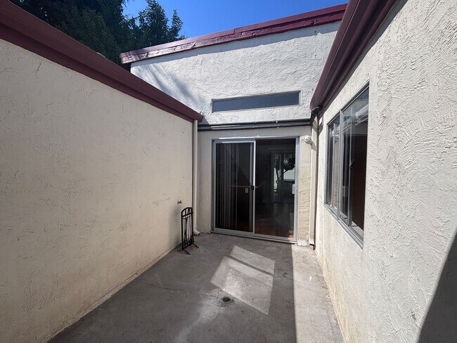 Building Photo - 5328 Cedar Grove Cir