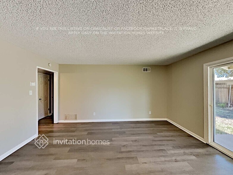 Building Photo - 2501 Cordova Ln