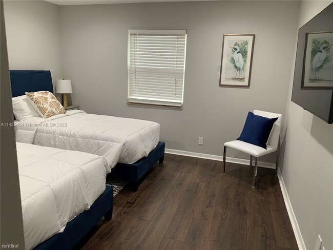 Building Photo - 3 br, 2 bath House - 1410 NE 56th Ct # 1412