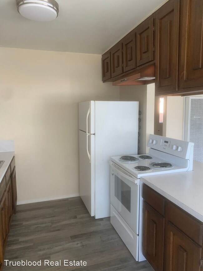 Building Photo - 2 br, 1 bath House - 531 Fairchild Apt #12