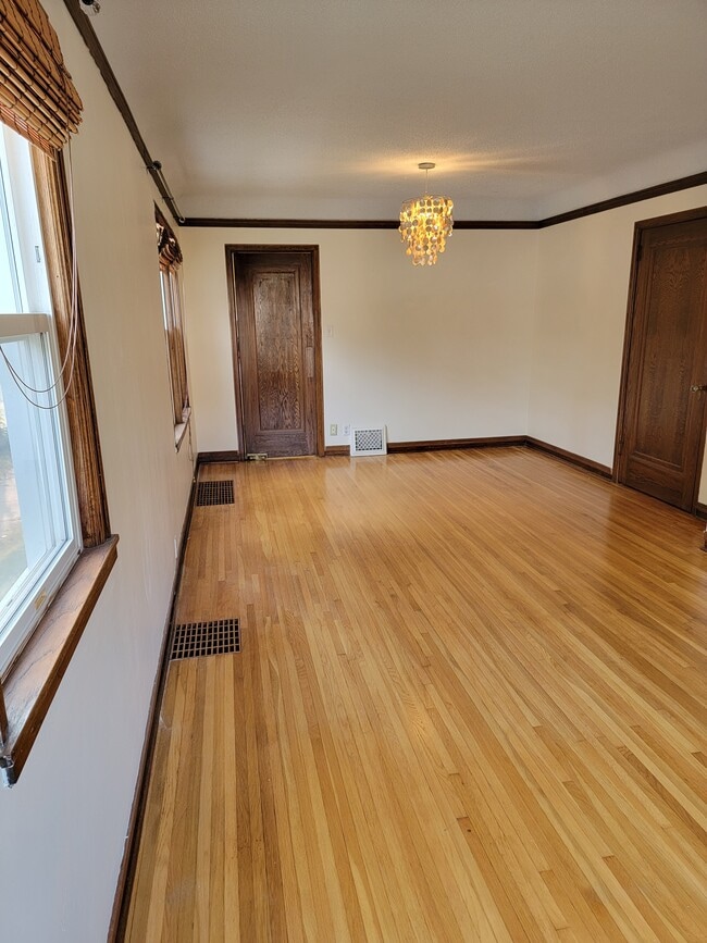Building Photo - 4850 S 28th Ave