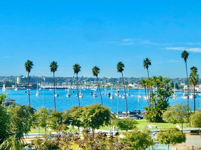 Building Photo - 425 W Beech