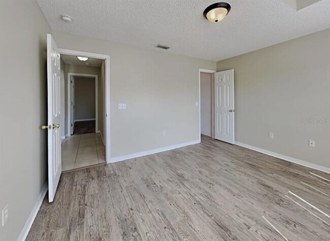 Building Photo - 15955 Wilkinson Dr