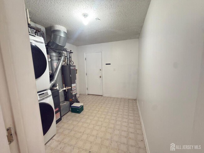 Building Photo - 5 Edinburgh Ct