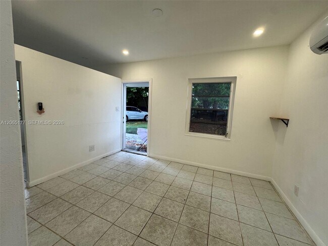 Building Photo - 2380 NW Flagler Terrace