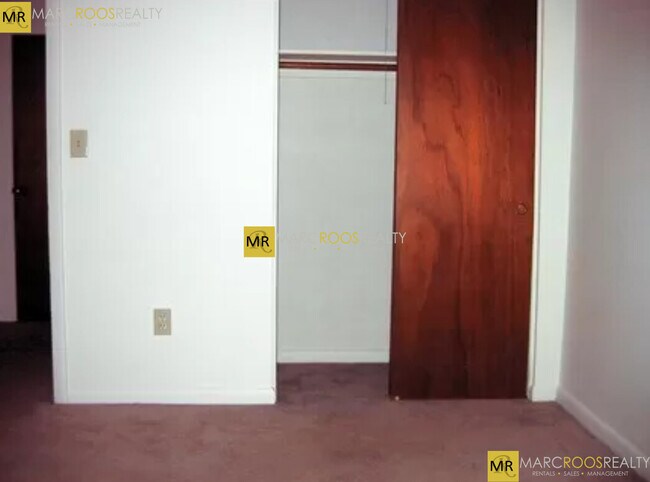 Building Photo - 158 Lexington St