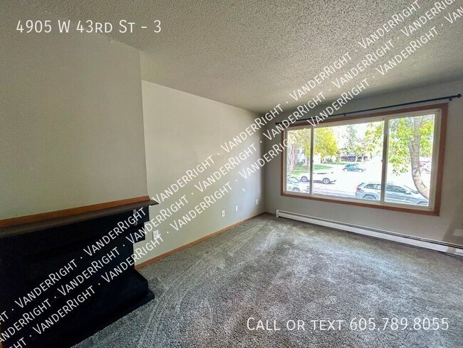 Building Photo - 4905 W 43rd St