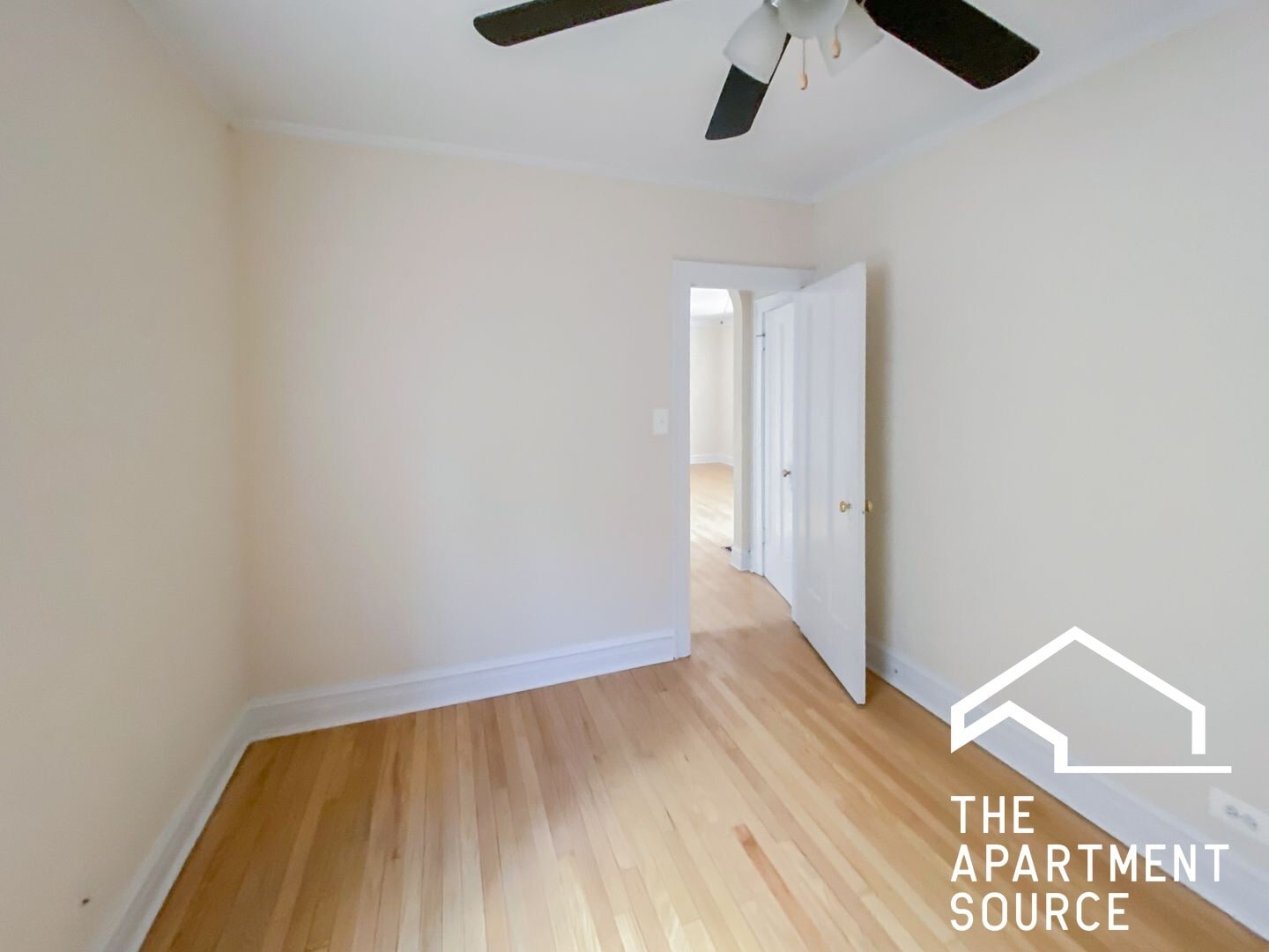 Building Photo - 3620 N Marshfield Ave