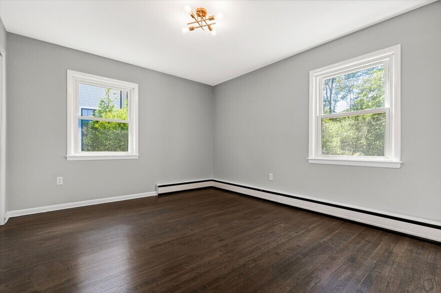 Building Photo - 125 Whittier Dr