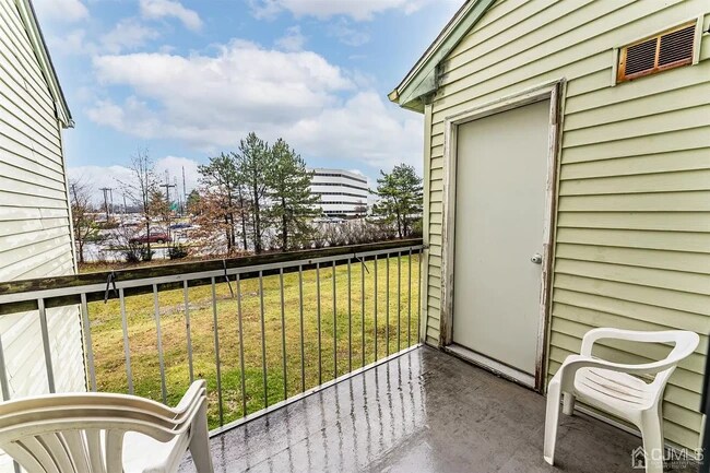 Patio - 208 Woodbridge Commons Way