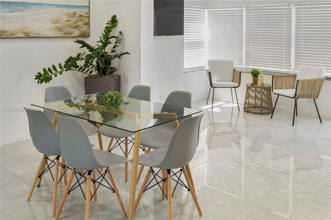 Building Photo - 1241 SW 29th St