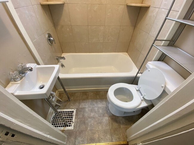 Building Photo - 1814 St Joseph Blvd