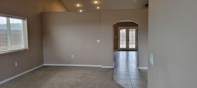 Building Photo - FOUR BEDROOMS IN COLLEGE PARK