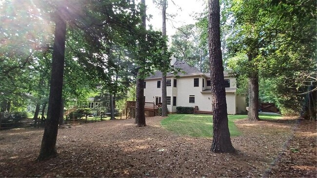 Building Photo - 5190 Southlake Dr