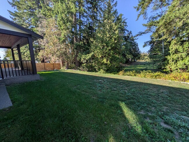 Building Photo - View of the Bay! 3 Bed 3.5 Bath with Garage!