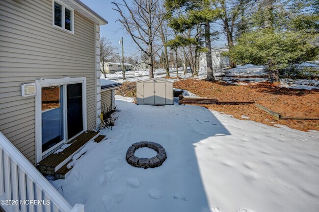 Building Photo - 17 Thomas Rd