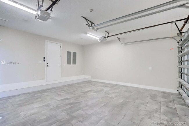 Building Photo - 750 Marine Dr