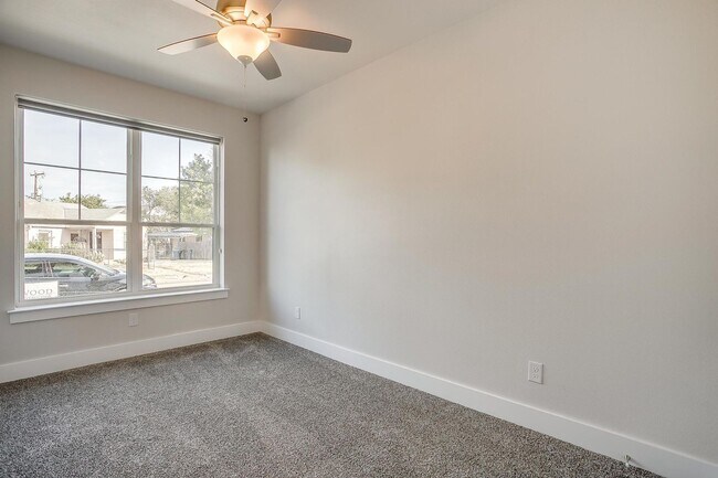 Building Photo - 2321 Benbrook Blvd