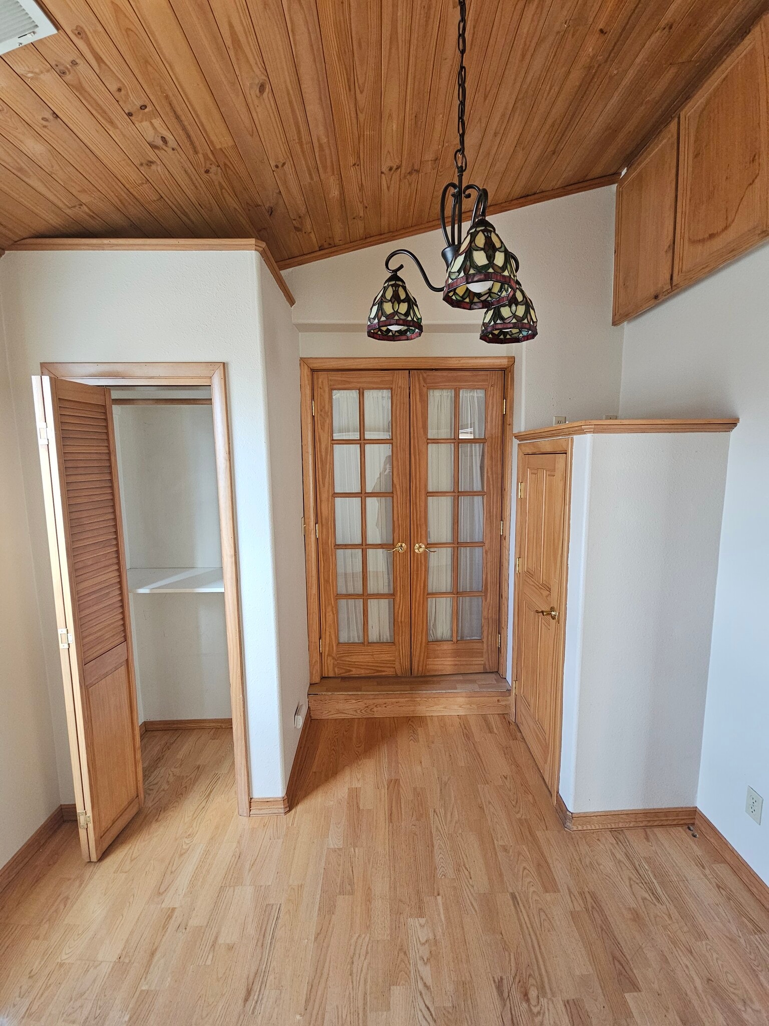 Building Photo - 1705 Fairacre Drive