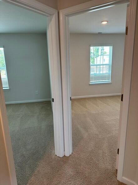 Building Photo - 4101 Laurel Ridge Dr