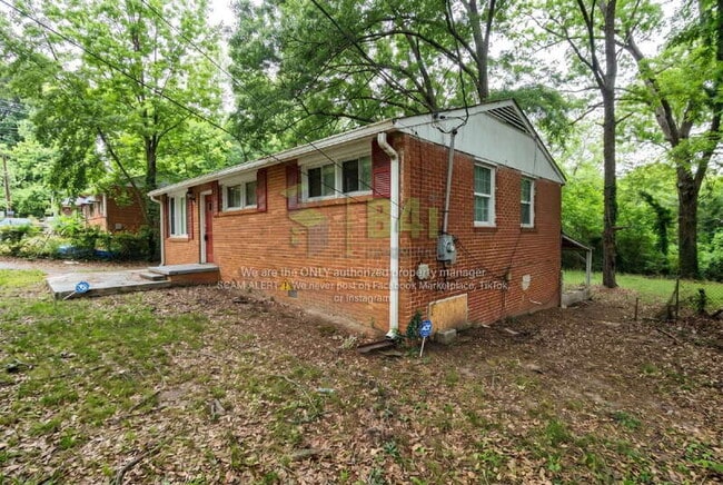 Building Photo - 324 Macedonia Rd SE