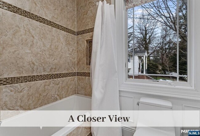 Building Photo - 230 Hillcrest Rd