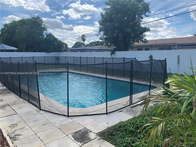 Building Photo - $3,500 18030 NW 14th Ave