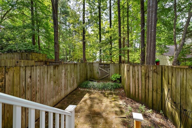 Building Photo - WOW!! Great Location! Quite neighborhood, close to everything