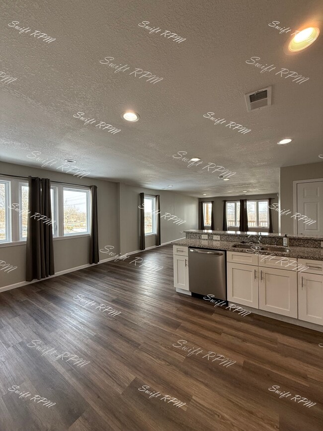 Building Photo - 707 N 2nd St