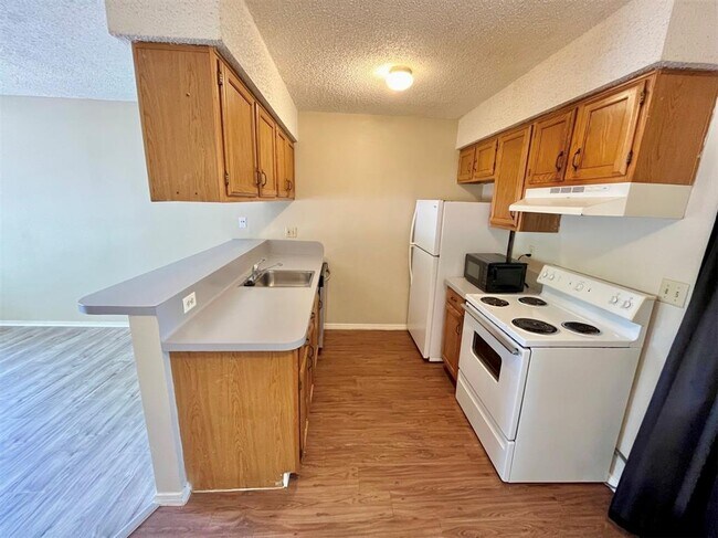 Building Photo - 112 Hillside Cove