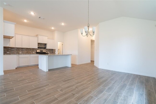 Building Photo - 113 Caterpillar Ln