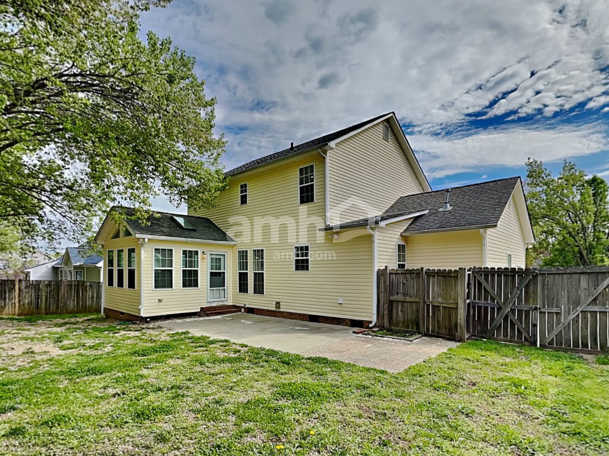 Building Photo - 215 Aqua Marine Ln