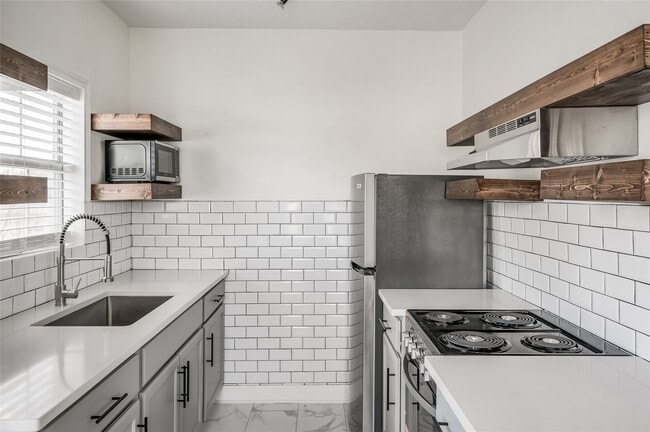 Building Photo - 4204 Lovejoy St