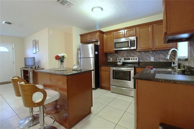 Building Photo - 5118 Anzio St