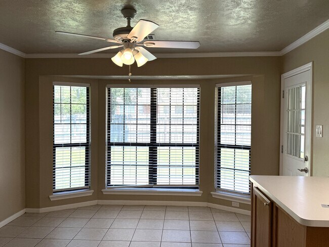 Building Photo - 1505 Richland Ct N