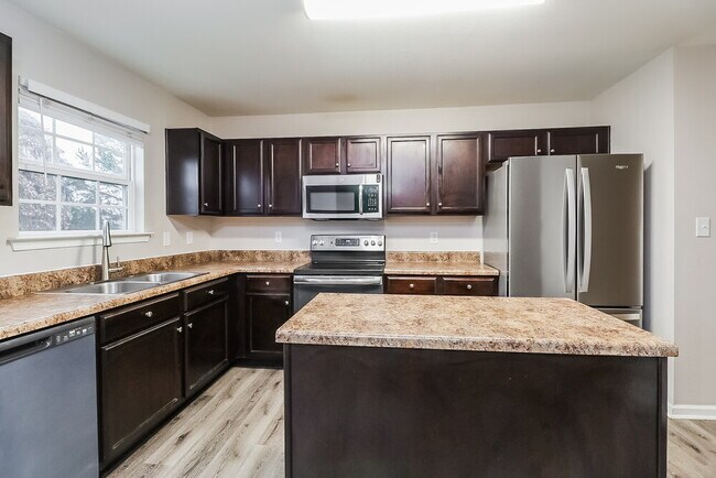 Building Photo - 4933 Broad Leaf Ct