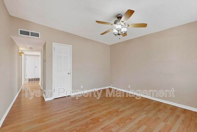 Building Photo - 5932 Avenida La Barranca NW