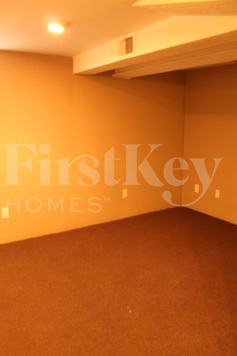 Building Photo - 5637 NE Lancaster St